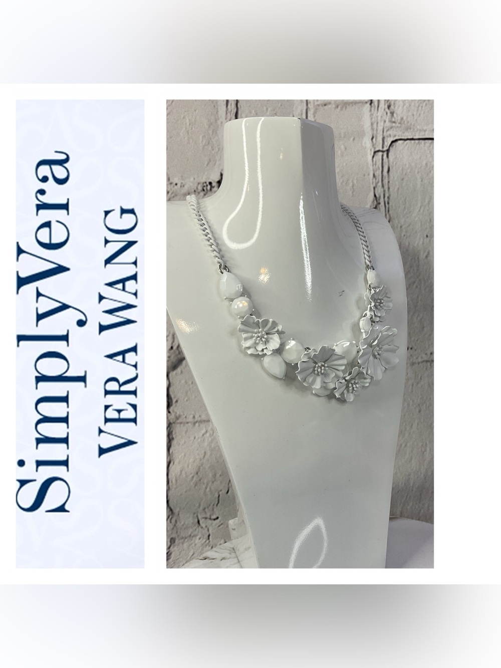 ๐๐ Vera Wang White Floral Bib Necklace